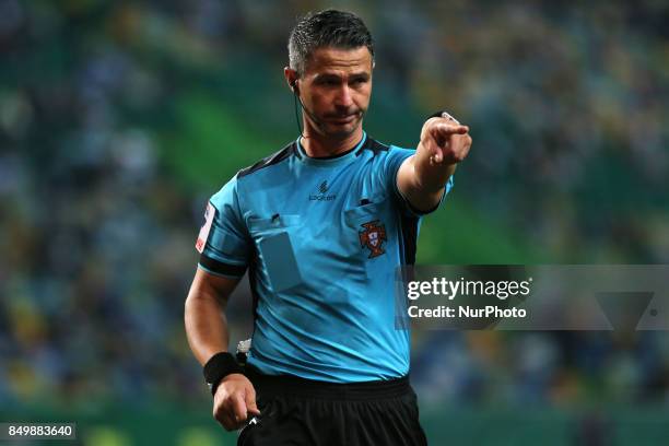 Referee Manuel Mota from Portugal during the Portuguese Cup 2017/18 match between Sporting CP v CS Maritimo, at Alvalade Stadium in Lisbon on...