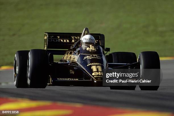 Elio de Angelis, Lotus-Renault 97T, Grand Prix of Great Britain, Silverstone Circuit, Silverstone, England, July 21, 1985.