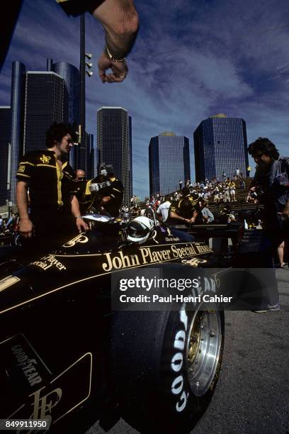 Elio de Angelis, Lotus-Renault 95T, Grand Prix of Detroit, Detroit street circuit, Detroit, Michigan, June 24, 1984.