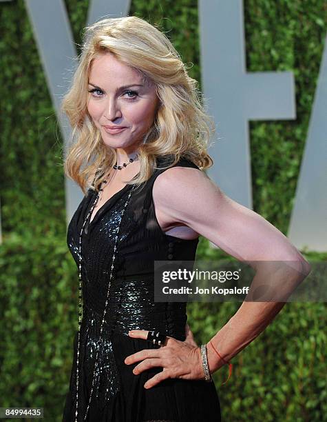 Singer Madonna arrives at the 2009 Vanity Fair Oscar Party at the Sunset Tower on February 22, 2009 in West Hollywood, California.