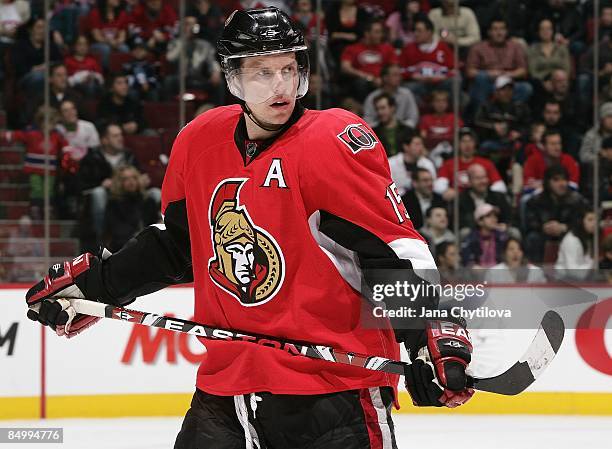 Dany Heatley of the Ottawa Senators prepares for a faceoff against the Montreal Canadiens at Bell Centre on February 21, 2009 in Montreal, Quebec,...