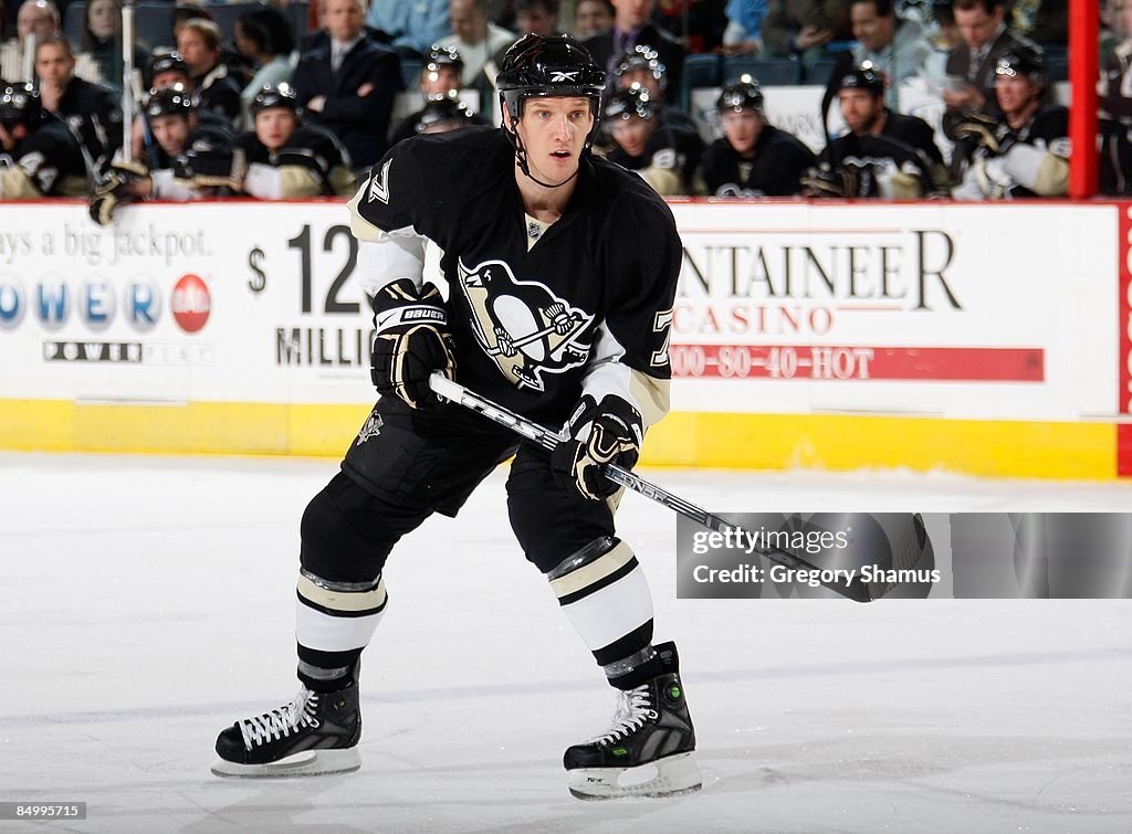 Montreal Canadiens v Pittsburgh Penguins