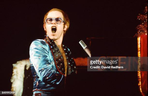 Photo of Elton JOHN, MusicBrainz: b83bc61f-8451-4a5d-8b8e-7e9ed295e822