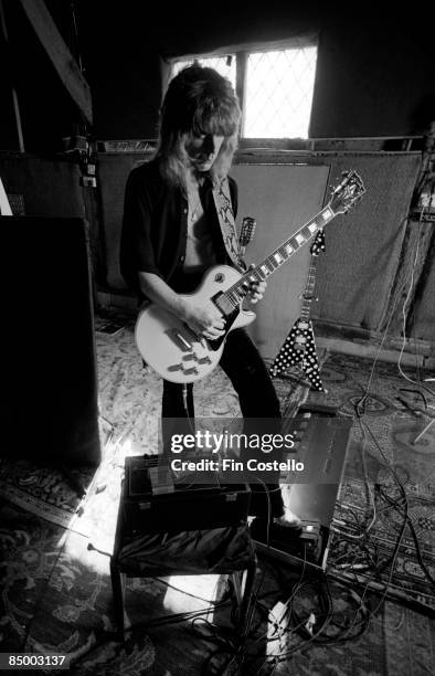 Photo of Randy RHOADS, recording Blizzard Of Oz with Ozzy Osbourne, playing Gibson Les Paul guitar