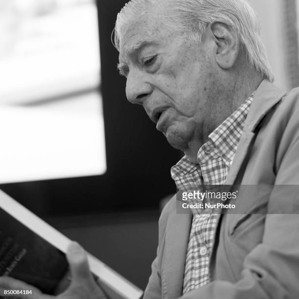 Writer Mario Vargas Llosa attends the 'Conversacion en Princeton' press conference at Casa de America on September 20, 2017 in Madrid, Spain.
