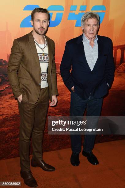 Ryan Gosling and Harrison Ford attend the "Blade runner 2049" photocall at Hotel Le Bristol on September 20, 2017 in Paris, France.