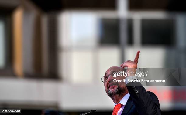 German Social Democrat and chancellor candidate Martin Schulz speaks during an election campaign stop on September 20, 2017 in Gelsenkirchen,...