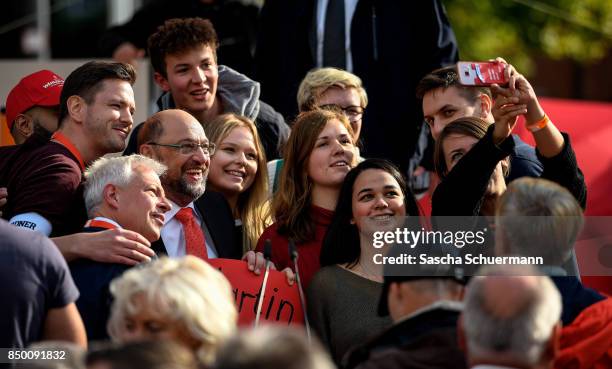 German Social Democrat and chancellor candidate Martin Schulz speaks during an election campaign stop on September 20, 2017 in Gelsenkirchen,...