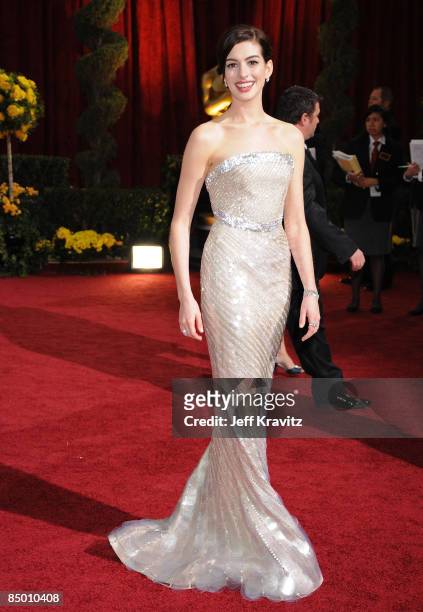 Actress Anne Hathaway arrives at the 81st Annual Academy Awards held at The Kodak Theatre on February 22, 2009 in Hollywood, California.