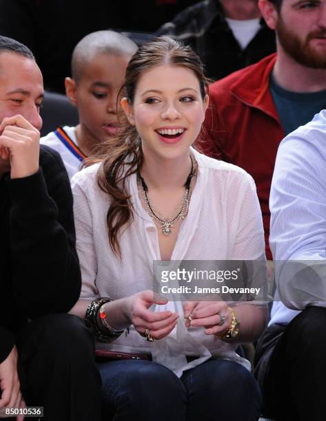 Michelle Trachtenberg attends Indiana Pacers vs New York Knicks game at Madison Square Garden on February 23, 2009 in New York City.