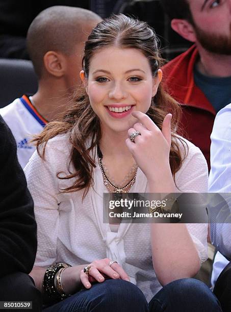 Michelle Trachtenberg attends Indiana Pacers vs New York Knicks game at Madison Square Garden on February 23, 2009 in New York City.