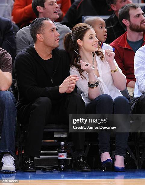 Michelle Trachtenberg and David Spencer attend Indiana Pacers vs New York Knicks game at Madison Square Garden on February 23, 2009 in New York City.