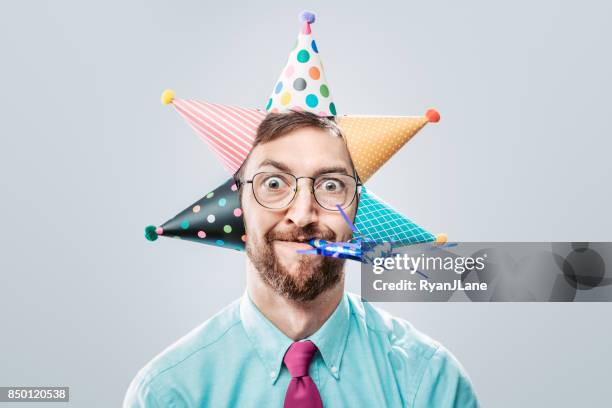 homme parti travailleur bureau - happy birthday crazy photos et images de collection
