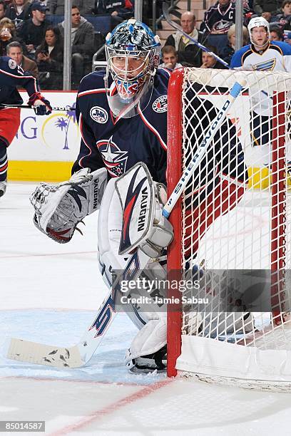 Goaltender Steve Mason of the Columbus Blue Jackets guards the net against the St. Louis Blues on February 18, 2009 at Nationwide Arena in Columbus,...