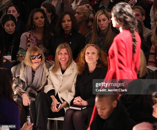 Editor-in-chief of American Vogue Anna Wintour and Miss USA 2008 Crystle Stewart attend Ports 1961 Fall 2009 during Mercedes-Benz Fashion Week at The...