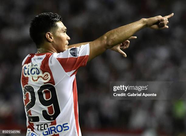 Teofilo Gutierrez of Junior celebrates after scoring the second goal of his team during a second leg match between Junior and Cerro Porteño as part...