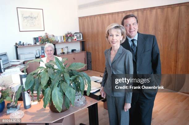 Gerhard Schröder with his wife Doris and secretary Marianne Duden in his new offices.
