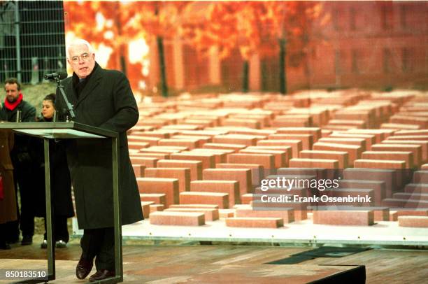 Speech by Peter Eisenmann, the American architect of the future monument commemorating the holocaust
