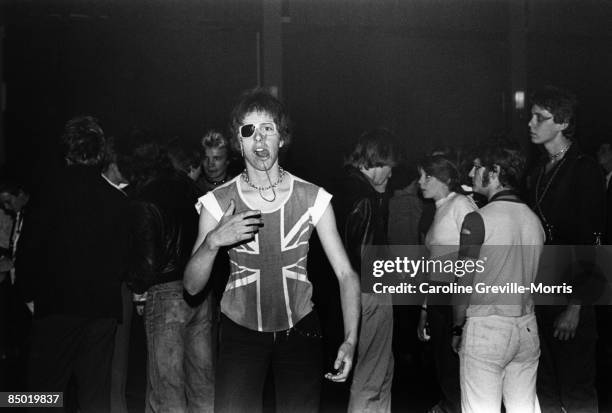 Circa 1970 Photo of CROWDS and PUNKS and 70'S STYLE