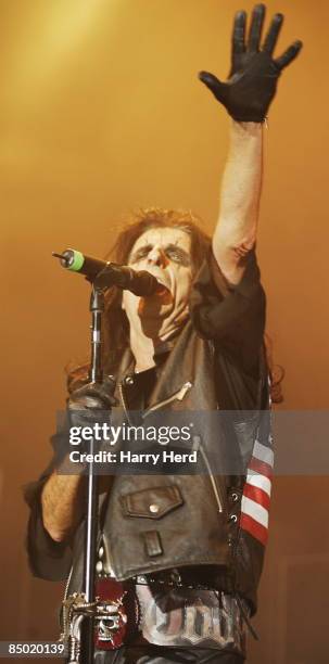 Photo of ALICE COOPER21, ALICE COOPER IN CONCERT AT BOURNEMOUTH B.I.C. ON 17TH. OF NOVEMBER 2005., 56 ATLANTIC PARK VIEW, WEST END, SOUTHAMPTON. SO18...