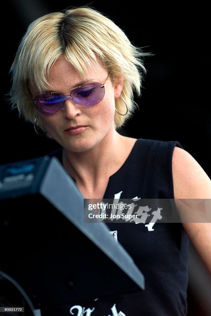 Photo of Sister Bliss and FAITHLESS News Photo - Getty Images Photo of Sister Bliss and FAITHLESS News Photo - Getty Images