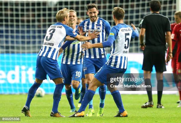 Mathew Leckie of Berlin jubilates with team mates after scoring the first goal during the Bundesliga match between Hertha BSC and Bayer 04 Leverkusen...