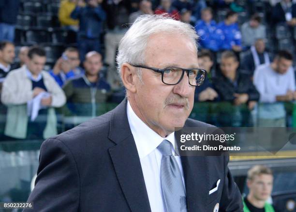 Head coach of Udinese Luigi Del Neri looks on during the Serie A match between Udinese Calcio and Torino FC at Stadio Friuli on September 20, 2017 in...