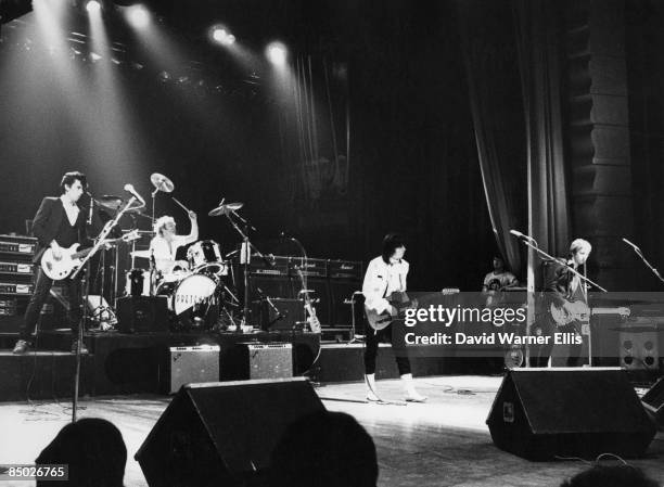 Photo of James HONEYMAN SCOTT and PRETENDERS and Chrissie HYNDE and Pete FARNDON; L-R: Pete Farndon, Martin Chambers , Chrissie Hynde, James Honeyman...