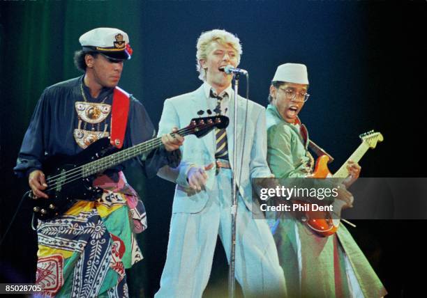 Photo of Carlos ALOMAR and Carmine ROJAS and David BOWIE, L-R: Carmine Rojas, David Bowie, Carlos Alomar -performing live onstage on Serious...