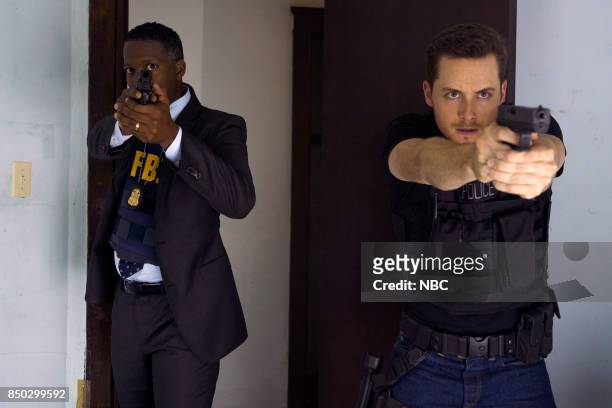 The Thing About Heroes" Episode 503 -- Pictured: Corey Reynolds as FBI Agent Steve Burns, Jesse Lee Soffer as Jay Halstead --
