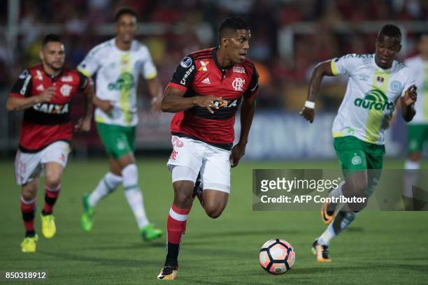 Berrio of Brazil's Flamengo vies for the ball with Penilla of Brazil's Chapecoense during their 2017 Copa Sudamericana football match at Ilha do...