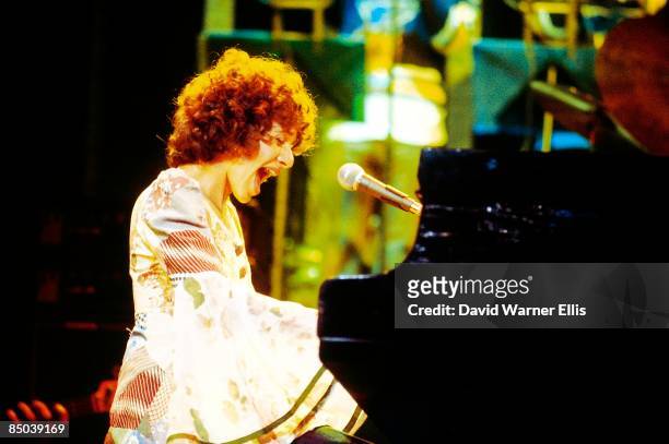 Photo of Carole KING, performing live onstage