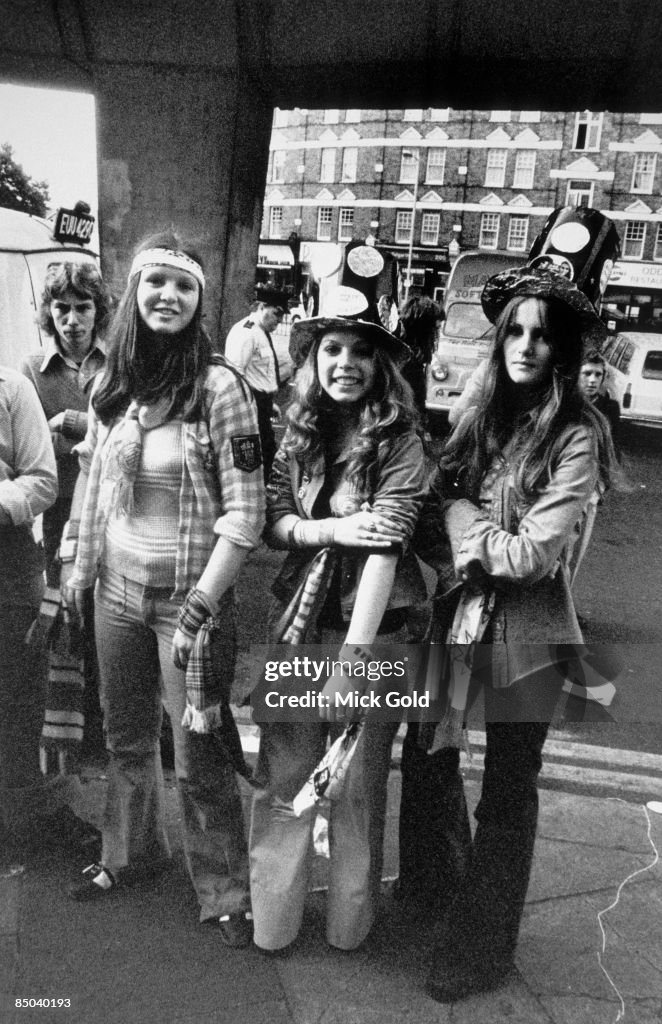 Photo of FANS and 70'S STYLE and 70's and GLAM ROCK