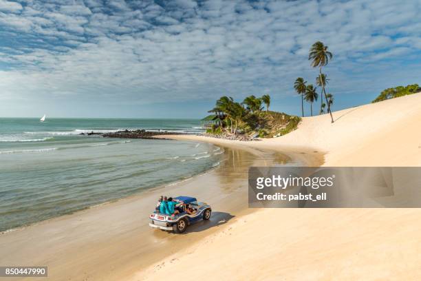 rijschool buggy bugre offroad in genipabu strand natal - natal brasil stockfoto's en -beelden
