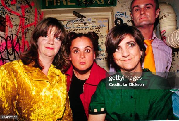 Photo of RAINCOATS, L-R Gina Birch, Anne Wood, Ana da Silva, ?
