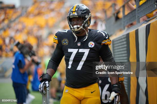 George Gilbert Nfl Marcus Gilbert American Football Player Photos and Premium High Res ...