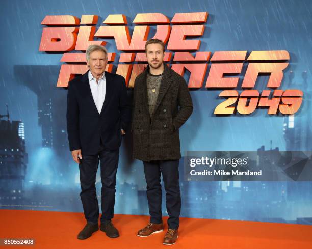 Ryan Goslingmand Harrison Ford attend the 'Blade Runner 2049' photocall at The Corinthia Hotel on September 21, 2017 in London, England.