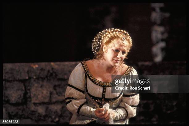 Photo of Katia RICCIARELLI and OTELLO, Katia Ricciarelli as Desdemona