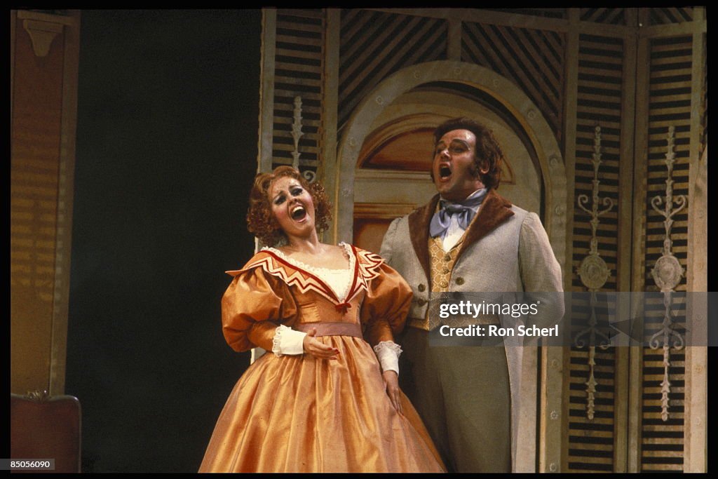 David Rendall Opera Photo of DON PASQUALE , Ruth Welting as Norina, David Rendall as ...