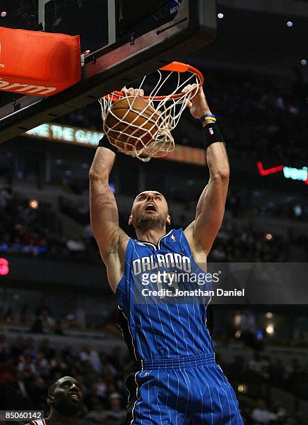 Marcin Gortat of the Orlando Magic dunks against the Chicago Bulls at the United Center on Feberuary 24, 2009 in Chicago, Illinois. NOTE TO USER:...