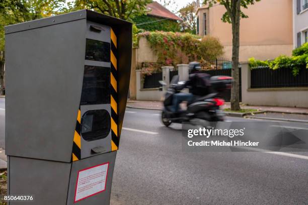 speed radar and two wheels - rodar stock pictures, royalty-free photos & images