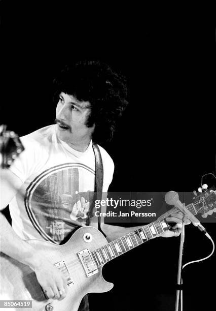 Photo of FLEETWOOD MAC and Peter GREEN; Peter Green performing on stage