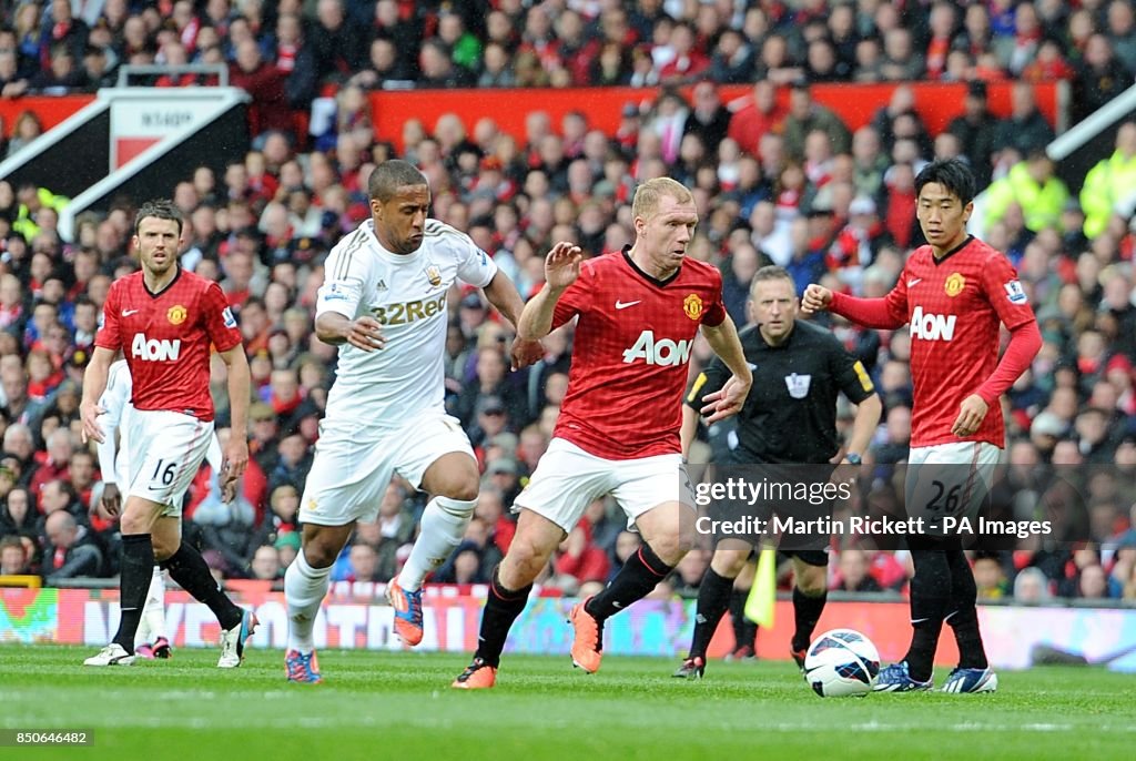 Soccer - Barclays Premier League - Manchester United v Swansea City - Old Trafford