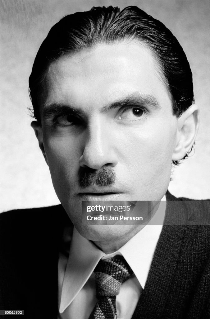 Ron Mel Photo of SPARKS and Ron MAEL; Ron Mael - posed, studio News Photo ...