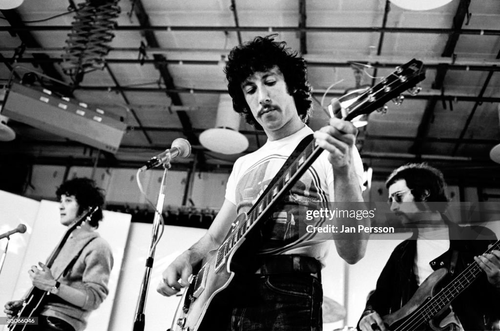 Photo of FLEETWOOD MAC and Jeremy SPENCER and Peter GREEN and John McVIE