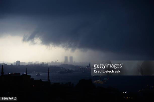 storm coming - flood city stock pictures, royalty-free photos & images