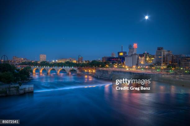 minneapolis on the mississippi - minneapolis downtown stock pictures, royalty-free photos & images