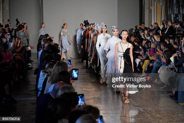 Models walk the runway at the Lucio Vanotti show during Milan Fashion Week Spring/Summer 2018 on September 21, 2017 in Milan, Italy.