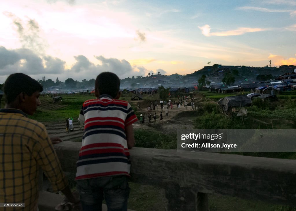 Rohingya Refugees Flood Into Bangladesh