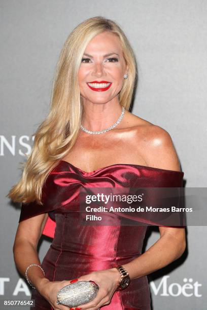 Federica Panicucci walks the red carpet of amfAR Gala Milano on September 21, 2017 in Milan, Italy.